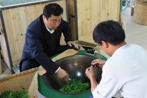 六百里猴魁制作.jpg 六百里猴魁制作.jpg