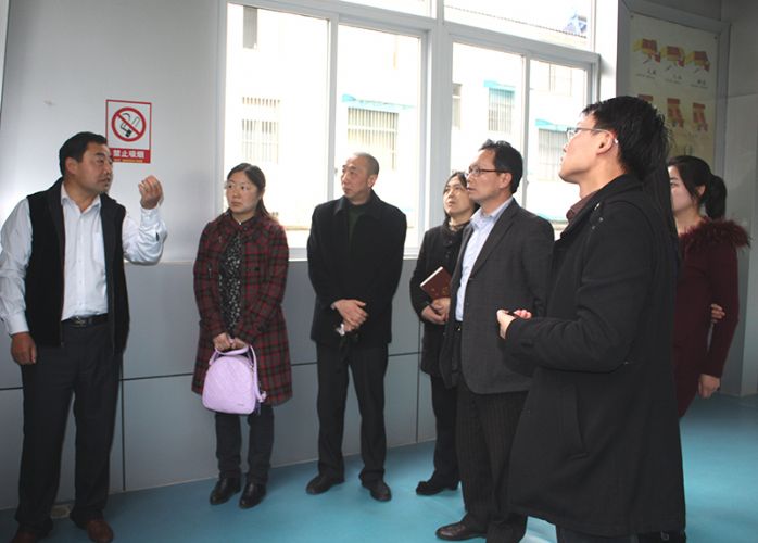 區(qū)市場(chǎng)監(jiān)督管理局就我司質(zhì)量體系建設(shè)工作現(xiàn)場(chǎng)幫扶指導(dǎo).jpg 區(qū)市場(chǎng)監(jiān)督管理局就我司質(zhì)量體系建設(shè)工作現(xiàn)場(chǎng)幫扶指導(dǎo).jpg